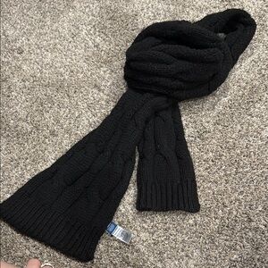 Old Navy Black Ribbed Knit Scarf